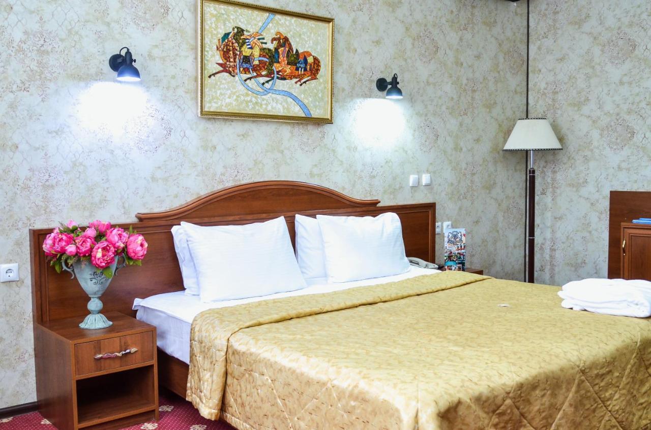 Amsterdam Hotel Aqtöbe Ngoại thất bức ảnh